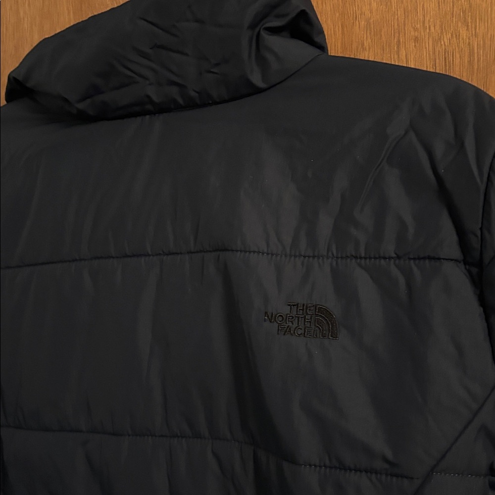 Gorgeous lightweight North Face puffer size Large women’s - Picture 5 of 8